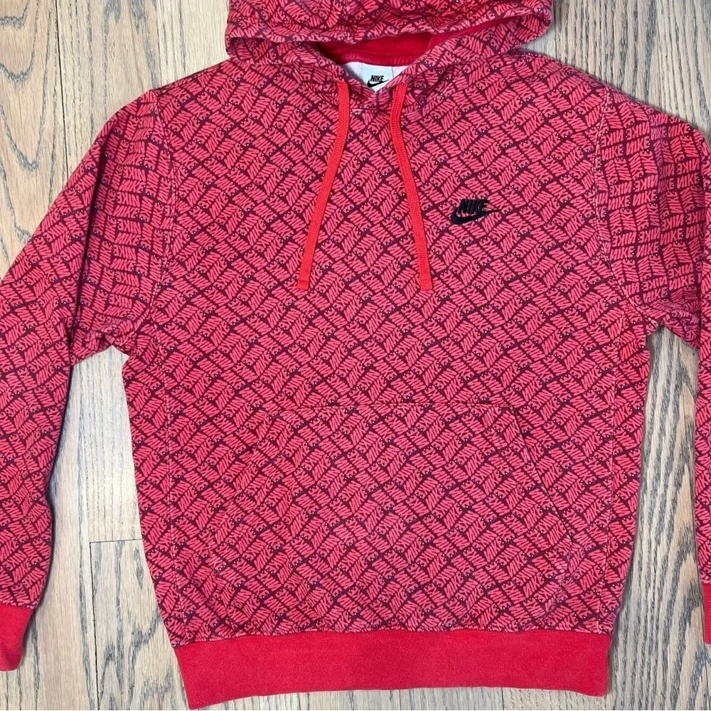 Nike Essentials Red All Over Print Pullover Hoodie Sweatshirt Size Small